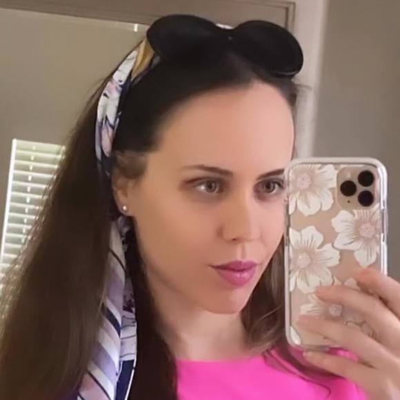 Meet your Posher, Aimee - Picture 2 of 2